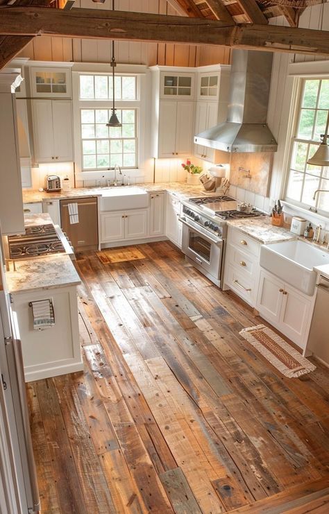 Simple Kitchen Design, Barn Style House Plans, Casa Vintage, Cabin Kitchens, Farmhouse Kitchen Design, Kitchen Farmhouse, Barn Style House, Simple Kitchen, Large Kitchen