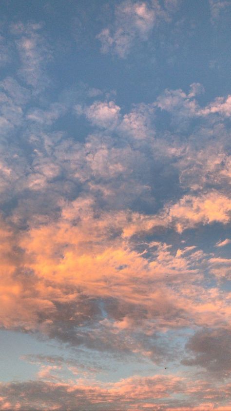 Sunset Clouds Wallpaper, Yellow Aesthetic Pastel, Instagram Design Creative, Sky Watch, Iconic Wallpaper, Look At The Sky, Pretty Sky, Above The Clouds, Beautiful Landscape Wallpaper