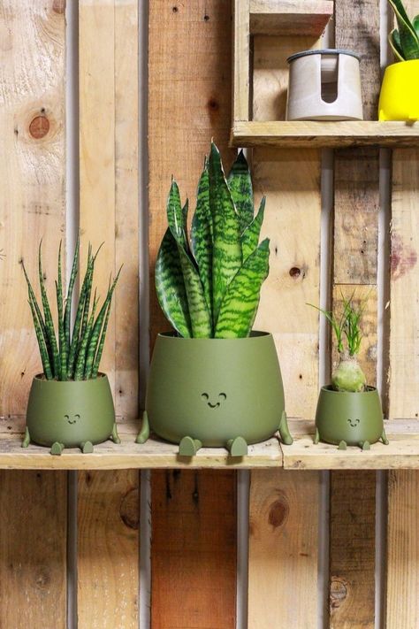 Ceramic Art Flower Pot, Cute Potted Plants, Diy Clay Plant Pots, Diy Clay Pots For Plants, Clay Plant Pots Handmade, Macetas Ceramica Ideas, Pottery Flower Pots, Flower Pot Pottery, Ceramic Pots For Plants