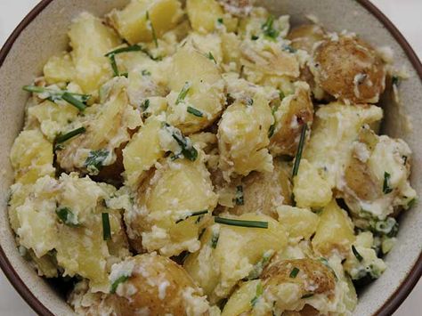 The humble spud salad is always the most popular at any barbeque. Don’t fight it just go simple and see them smile. Irish Potato Salad, Smoked Potatoes, Irish Potato, Irish Recipes Traditional, Irish Dishes, Potato Salad With Egg, Irish Potatoes, Easy Potato Salad, Salad Recipes Video