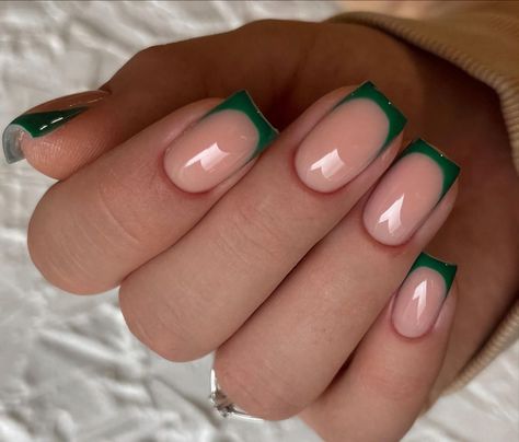 French Nails With Green, Short Green French Tip Nails, French Manicure Green, Forest Green And Gold Nails, Colour French Tips Nails, Dark Green French Tip, French Nails Green, Green Nails French, Green French Manicure