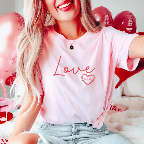 Excited to share the latest addition to my #etsy shop: Love Bible Verse Shirt, Valentine's Shirt, Galantine's Day, Faith Outfit, Cute Women's Shirt, Heart Tee, Christian Valentine Gift, John 3:16 #valentinesday #bibleverse https://etsy.me/3wT7xXe Special Pizza, Valentines For Singles, Pizza Shirt, Valentine Gifts For Mom, Gift Valentines Day, Taco Shirt, Valentines Day Shirt, Mama Tee, Retro Valentines