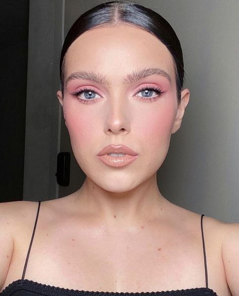 The Best Pastel Eyeshadow Looks for Spring and Beyond Pastel Eyeshadow Looks, Monochromatic Makeup Looks, Orange Eyeshadow Looks, Pastel Eyeshadow Palette, Feminine Inspiration, Monochromatic Makeup, Pastel Eyeshadow, Orange Eyeshadow, Pastel Makeup