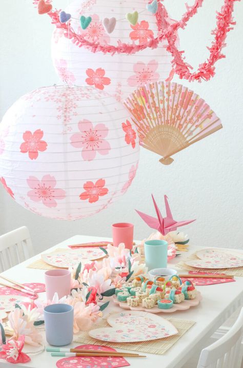 Sushi Party Ideas, Sakura Party, Sushi Candy, Japanese Theme Parties, Sushi For Kids, Japan Party, Cherry Blossom Party, Japanese Party, Deco Pastel