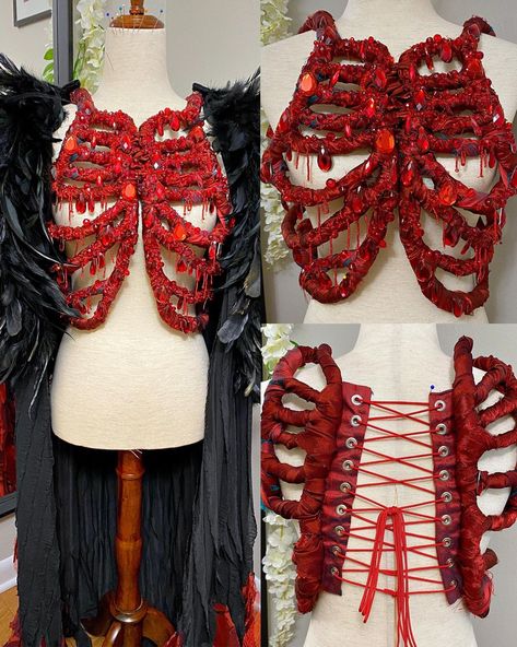 Vi // Vicious Frockery on Instagram: “Ribcage Corset Tutorial! ⠀⠀⠀⠀⠀⠀⠀⠀⠀ I hope that this process (and accompanying Reel post from the other day) explains my method for making…” Diy Rib Cage, Ribcage Corset, Human Ribs, Corset Tutorial, Halloween Corset, Costume Disney, Fantasias Halloween, Floral Wire, Fantasy Fashion