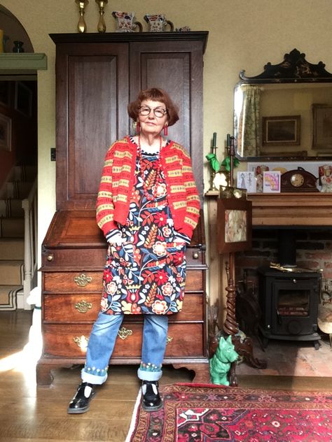 Me made wardrobe 5th June 2019 Modern Grandma Style, Granny Chic Fashion Advanced Style, Quirky Fashion Vintage, Grandma Outfit, Granny Chic Fashion, Art Teacher Outfits, Grandma Style, Dress Over Pants, Grandma Fashion