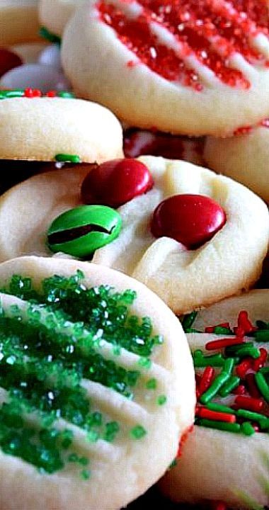 Christmas Whipped Shortbread Cookies, Baking Recipes Christmas, Whipped Shortbread, Whipped Shortbread Cookies, Christmas Shortbread, Shortbread Recipe, Delicious Christmas Cookies, Christmas Baking Recipes, Christmas Cookies Easy