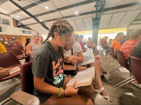 Church Camp Aesthetic, Aesthetic Dancing, School Moodboard, Summer Camp Aesthetic, Reading Bible, Christian Friendship, Bible Studying, Christian Camp, Studying Aesthetic