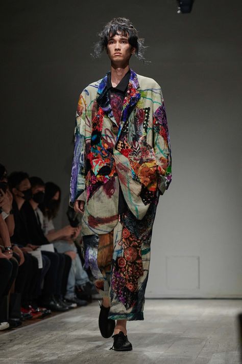 YOHJI YAMAMOTO Men's S/S23 - StyleZeitgeist Street Art Fashion, 2023 Menswear Fashion Show, Yohji Yamamoto Men, Japanese Fashion Designers, Menswear Fashion Show, Menswear Fashion, Menswear Collection, Spring 2023, Yohji Yamamoto