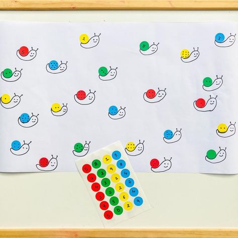 Sticker Learning Activities, Dot Sticker Activities Kindergarten, Sticker Dot Activities, Dot Sticker Activities Preschool, Sticker Activities For Toddlers, Dot Sticker Activities, Sticker Activities, Toddler Journal, Journal Activities