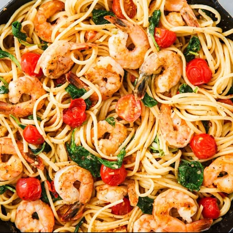 Best Shrimp Linguine Recipe - How to Make Creamy Shrimp Linguine with Tomatoes, Kale, and Lemon Zest-Delish.com Prawn Spaghetti Recipes, Prawn Linguine Recipe, Prawns Pasta, Creamy Prawn Linguine, Prawn Pasta Recipe, Shrimp Linguine Recipe, Prawn Linguine, Easy Shrimp Pasta, Mains Recipes