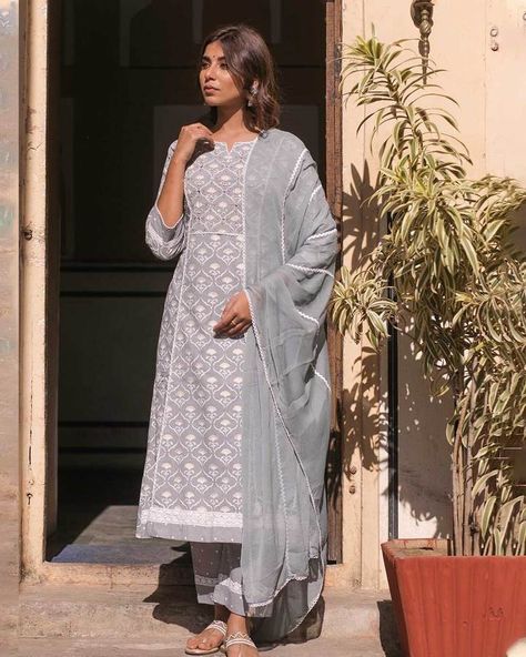 Grey Suit Women Indian, Salwar Design, Kurta Pants, Kurta Cotton, Cotton Salwar Kameez, Dresses Traditional, Indian Designer Suits, Salwar Designs, Grey Colour Suit