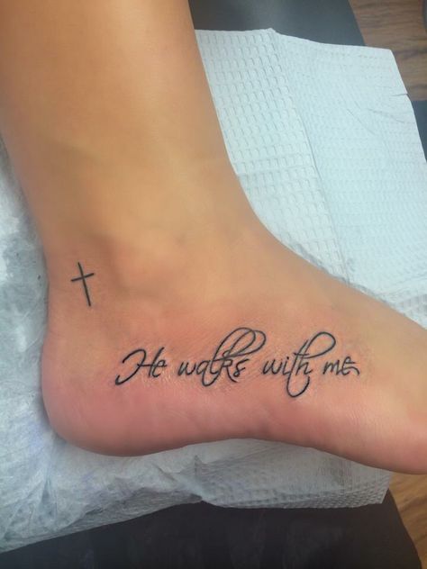 Inspirational tattoos with meaning - Faith - He walks with me Tattoo Foot, Petit Tattoo, Faith Tattoo, Foot Tattoos For Women, Omerta Tattoo, Trendy Tree, Tattoos For Daughters, Foot Tattoo, Trendy Tattoos