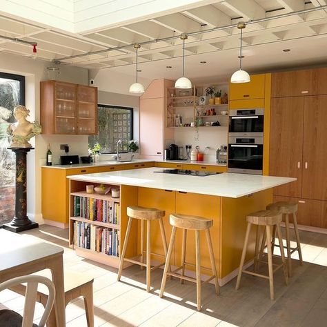 Island Shelves Kitchen, Kitchen Island Family Seating, Colourful Kitchen Island, Centre Island Kitchen, Kitchen Island With Seats, Modernist Kitchen Design, Edwardian Kitchen Extension, Colourful Modern Kitchen, Real Kitchen Ideas