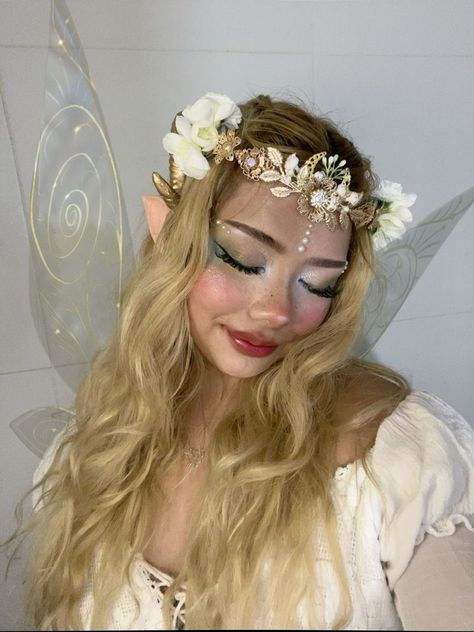 Elf Makeup Ideas Halloween, Fairy Inspo Makeup, Fairy Hair And Makeup Ideas, Fairy Makeup Inspiration, Elf Makeup Costume, Fairy Makeup Wedding, Star Fairy Costume, Fantasy Makeup Fairies, Fairy Makeup Costume