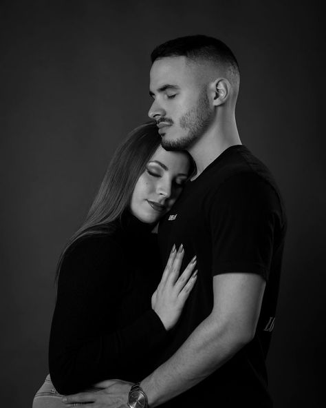 Valentine Photo Shoot in Duette Studio, Miami. When love exists, everything its better. Valentines Photography Couples, Studio Photoshoot Ideas, Valentine Photo Shoot, Studio Poses, Engagement Pictures Poses, Photoshoot Studio, Couple Picture Poses, Valentine Photography, Valentine Photo