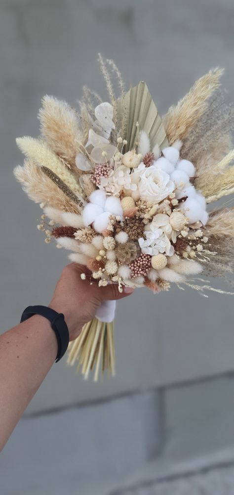 wedding bouquet of dried flowers and preserved flowers Dried Hand Bouquet, Dried Flower Hand Bouquet, Bouquets For Bridesmaids, Dried Bouquet, Hand Bouquet, Dry Flower, Preserved Flowers, Dry Leaf, Dried Flower Bouquet