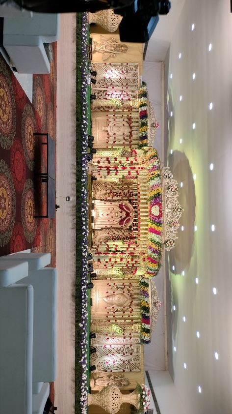 Pelli Pandiri Decorations At Function Hall, Decoration For Marriage Hall, Function Hall Decoration Ideas, Pelli Decoration Stage, Muhurtham Stage Decoration, Pelli Mandapam Decoration South Indian, Muhurtham Decoration, Hindu Marriage Decoration Stage, Marriage Hall Design