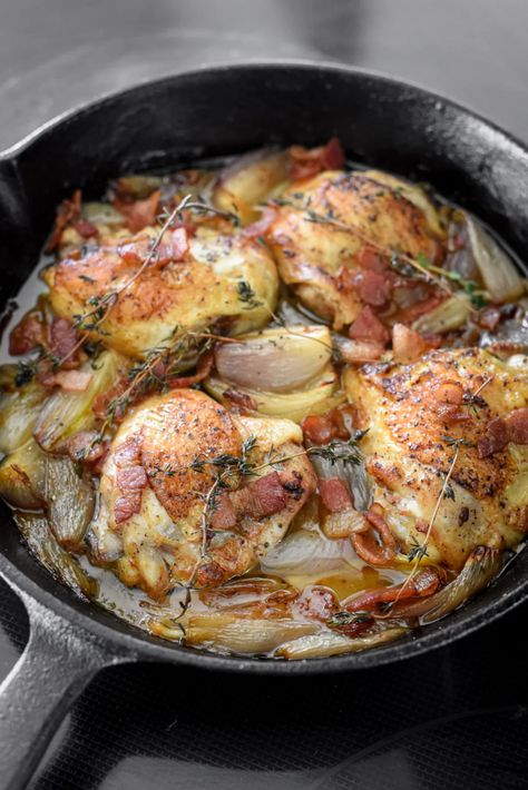 Braised Chicken Recipes, Chicken Fricassee, Braised Chicken, French Cooking, Cooking Wine, Chicken Dishes Recipes, Poultry Recipes, Shallots, Chicken Dinner Recipes