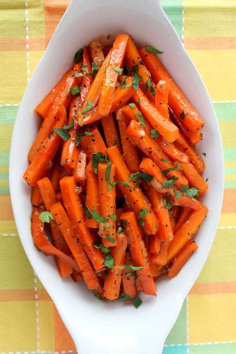 Maple Braised Carrots Braised Carrots, Maple Sauce, Carrot Dishes, Glazed Carrots Recipe, Maple Glazed Carrots, Ottolenghi Recipes, Easter Dishes, Christmas Feast, Root Veggies