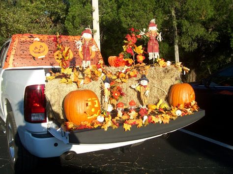 Pick UP Truck Harvest  Theme Trunk or Treat Church Trunk, Trunk Or Treat Ideas, Fall Carnival, Family Fun Night, Treat Ideas, Trunk Or Treat, Harvest Festival, Fall Festival, Halloween Night