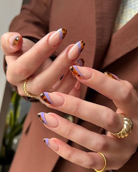 Tortishell Nails Design, Round Tip Nails, Tortoise Nails, Lilac Nails Design, Maquillage Yeux Cut Crease, Lavender Nails, Print Nails, Oval Nails, Nail Art Ideas