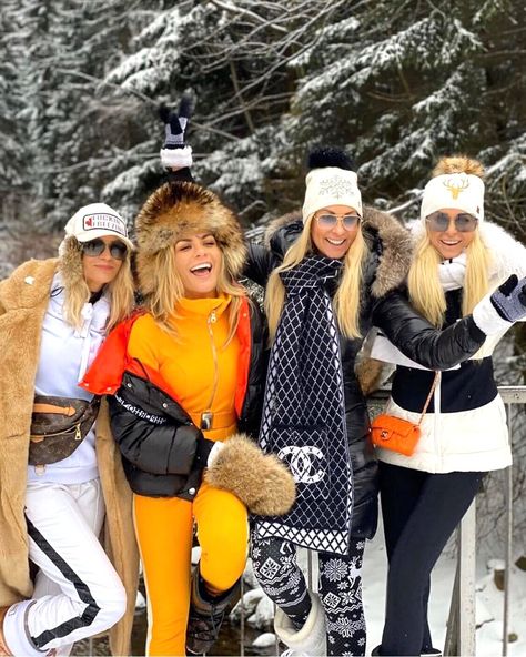 Apres Ski Style — monika dixon Snow Bachelorette, Ski Party Outfit, Winter Ski Fashion, Mode Au Ski, Apres Ski Wear, Apres Ski Outfit, Womens Ski Outfits, Ski Outfit For Women, Ski Trip Outfit