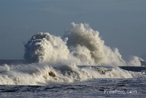 Studying storm surge and coastal hazards — Science Learning Hub Journal Article, Giant Waves, Science Stories, Ocean Day, Storm Surge, Sea Level Rise, Oceans Of The World, North Sea, Media Images