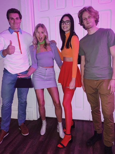 Couple Costumes Redhead, Halloween Costume Two People, Hot Velma Halloween Costume, Double Date Halloween Costumes, Redhead Halloween Costumes Ideas, Duo Character Costumes, 4 Person Costume Ideas, Halloween Outfits Duo, Halloween Costumes Easy