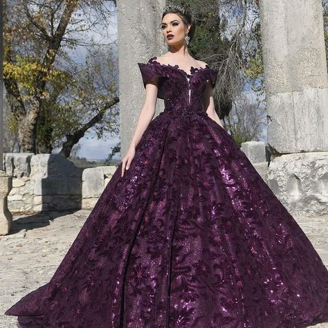 Purple Ball Gown, Vintage Ball Gowns, Cape Wedding Dress, Pretty Quinceanera Dresses, Couture Wedding Gowns, Prom Dresses Gowns, Cinderella Dresses, فستان سهرة, Fairytale Dress