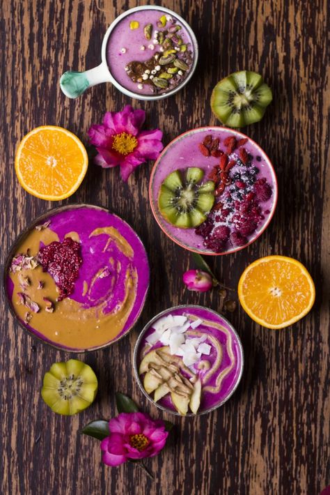 Pink dragon fruit smoothie bowls Fruit Layer Cake, Dragon Fruit Bowl, Dragon Fruit Smoothie Bowl, Coconut Caramel Sauce, Witch Recipes, Pink Dragon Fruit, Edible Rose Petals, Smoothie Breakfast, Dragon Fruit Smoothie