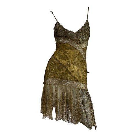 Vintage Italian Women Style, Siren Clothing Aesthetic, 90s Runway Fashion Dresses, Gold Versace Dress, Gold Fairy Dress, Vintage Silk Dresses, Lace Dress Runway, Vintage Italian Fashion, Vintage Versace Dress