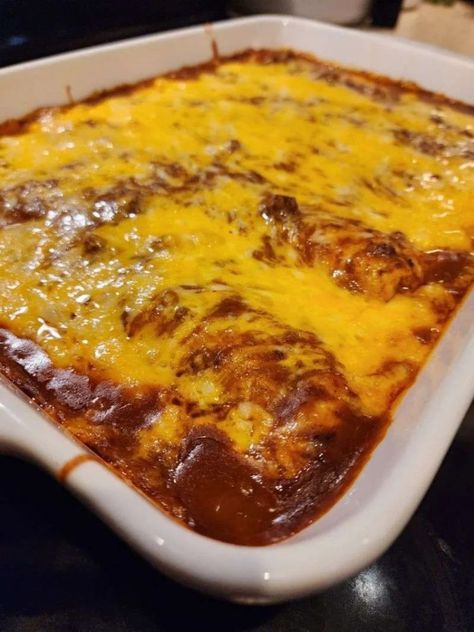 Ultimate Wet Burritos - Home Chef Passions Wet Burrito Recipes, Bake Mac, Wet Burrito, Burrito Recipes, Tuesday Recipes, Hamburger Dishes, Bean Burritos, Mexican Meals, Mexican Dish