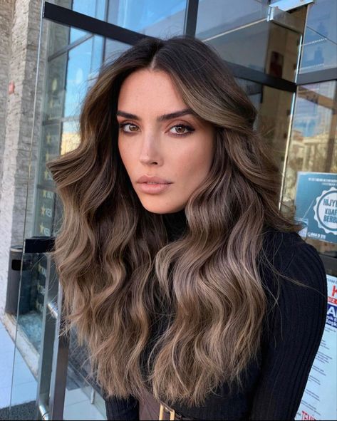 Fair Skin Brunette Balayage, Brunette Balayage Olive Skin, Hair Color Ideas For Brunettes For Spring, Spring Balayage Brunettes, Brunette Hair Inspo 2024, Cool Toned Lived In Brunette, Spring Hair Color Ideas For Brunettes, Madison Beer Hair Highlights Brown, Black Hair With Blonde Highlights