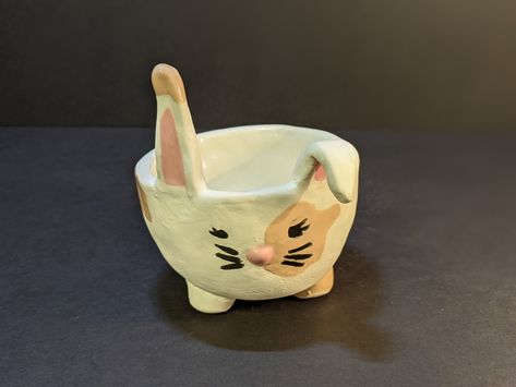 Bunny Pinch Pot, Pinch Pot, Ceramic Bunny, Art Centre, Pinch Pots, Mortar And Pestle, Art Class, Art Classes, Ceramic Art