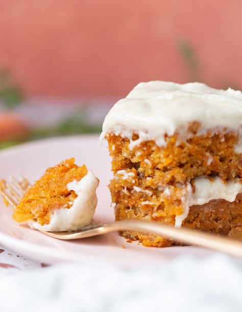 Dairy Free Greek Yogurt, Carrot Cake Recipe Healthy, Vegan Carrot Cake Recipe, Vegetarian Recepies, Healthy Carrot Cake, Famous Vegans, Vegan Crab, Vegan Carrot Cake, Carrot Cakes