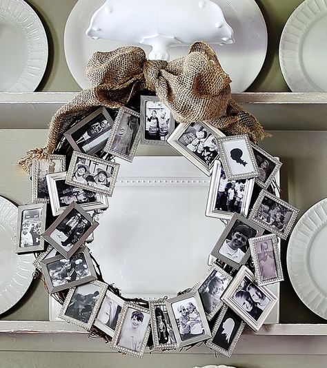 Picture Frame Memory Wreath Photo Wreath, Display Family Photos, Diy Presents, Navidad Diy, Halloween Make, Frame Wreath, Christmas Wreaths Diy, Cool Diy Projects, Small Frame