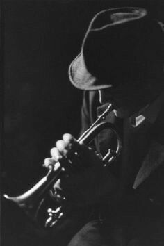 Kara Aesthetic, Lalaland Aesthetic, Jazz Aesthetic, Arte Jazz, Chet Baker, Musician Photography, Trumpet Players, Jazz Art, Cool Jazz