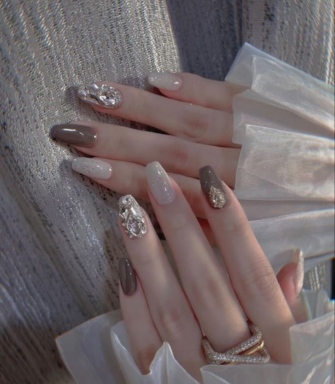 Nail Trong, Nail Almond, Nails Tay, Winter Nails Gel, Diamond Nail Art, Wallpaper Wa, Manicure Nail Designs, Gel Nail Art Designs, Fancy Nails Designs