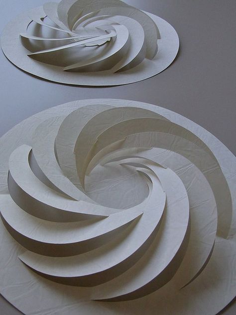 https://flic.kr/p/7GNAse | Torus(Tori) | Torus made of circles <a href="http://www.youtube.com/watch?v=ve1M-0gPLao" rel="nofollow"> >> animation</a> Paper Model Architecture, Origami Architecture, Paper Structure, Paper Art Sculpture, Paper Architecture, Concept Models Architecture, Folding Origami, Instruções Origami, Origami Paper Art