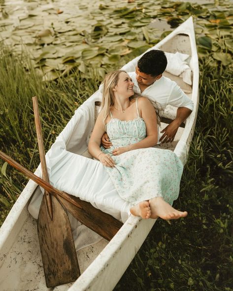 Surprise on the last slide 🐊 I’ve lived here for 6 years and I never see gators, but they decided to claim their territory the second we get a canoe in the water for my dream shoot 😂! @angelandjose were awesome and I was able to get most shots within a few minutes and then by the shoreline! This will always be an unforgettable shoot of mine! ❤️ Stay tuned for the part two with the rain 🌧️ @freedomphotographyfl canoe rental! 🤍 #canoe #couplesphotography #thenotebook #gpresets #unscriptedpo... Canoe Photoshoot, The Notebook Movie, Noah And Allie, Rain Shoot, Notebook Movie, Movie Romance, Model Couple, Lake Photoshoot, You Are Incredible