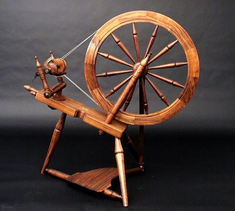 Antique Spinning Wheel, Richard Arkwright, Wheel Craft, Vintage Props, Wheel Art, Spinning Wheels, Great Aunt, Saxony, Custom Wheels