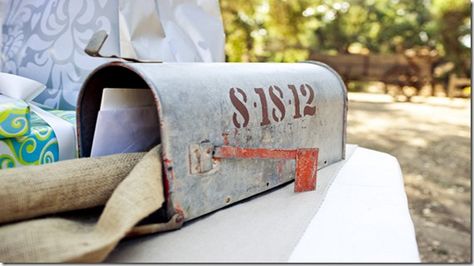 Old mailbox to hold cards.  Lots of cool party (wedding) ideas on this post. Vintage Mailbox Ideas, Mailbox Wedding, Wedding Card Mailbox, Mailbox Card, Wedding Mailbox, Rustic Mailboxes, Wedding Barns, Shower Decorations Wedding, Decorations Wedding Reception