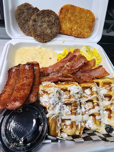 Plate Sale Ideas Food, American Breakfast Aesthetic, Breakfast Cravings, Baby Shower Buffet, Breakfast Plates, Food Plates, Good Morning Breakfast, Soul Food Dinner, Breakfast Meals