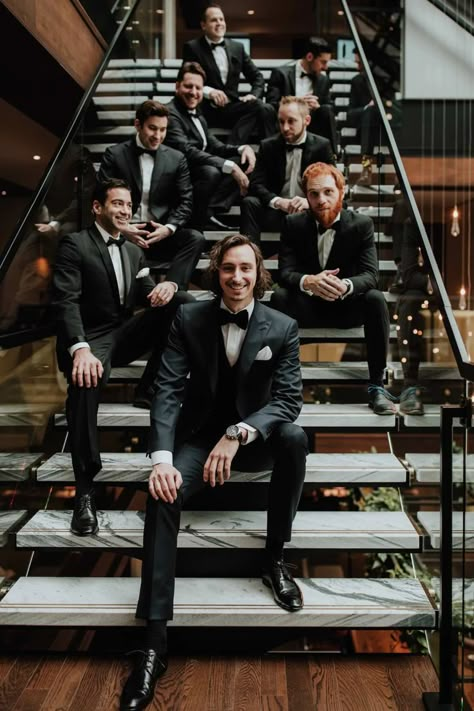 Groomsmen Wedding Photos, Groomsmen Outfit, Groomsmen Pictures, Pose Pengantin, Groomsmen Photography, Groomsmen Poses, Groomsmen Getting Ready, Groom Photoshoot, Groomsmen Photos