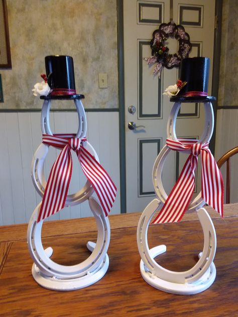 Horseshoe Snowman, Horseshoe Crafts Projects, Welding Crafts, Horseshoe Crafts, Crafts Projects, Welding Projects, Holiday Ideas, Craft Projects, Wine