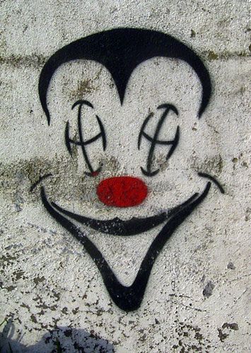 Stencil face Clown Stencil, Graffiti Board, Graffiti Face, Stencil Graffiti, Face Stencils, Graffiti I, Garden Paradise, Arte Punk, Face Mold