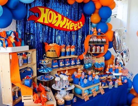 Hotwheels Dessert Table, Hot Wheels Treats, Hot Wheels Dessert Table, Hotwheels Party Ideas, Hotweels Birthday Ideas, Bar Ideas Party, Hot Wheels Birthday Party Ideas, Candy Bar Ideas, Hot Wheels Themed Birthday Party