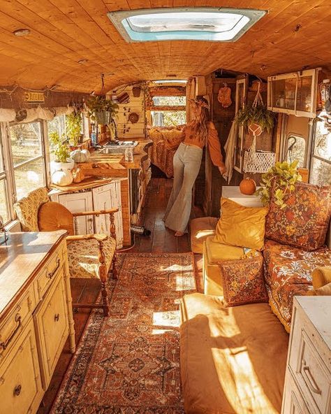 Converted Buses Home, Bus Living Interiors Boho, School Bus Greenhouse, Tiny House Bus Conversion, Refurbished School Bus, School Bus Van Life, Old School Bus Conversion, Schoolbus House Converted Bus, Van Living Aesthetic