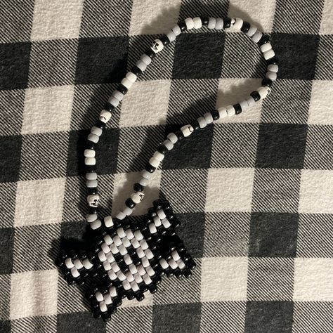 Goth Kandi, Accessories Alt, Scene Kandi, Girl Emo, Emo Accessories, Kandi Necklace, Diy Kandi Bracelets, Scene Accessories, Lavender Stone